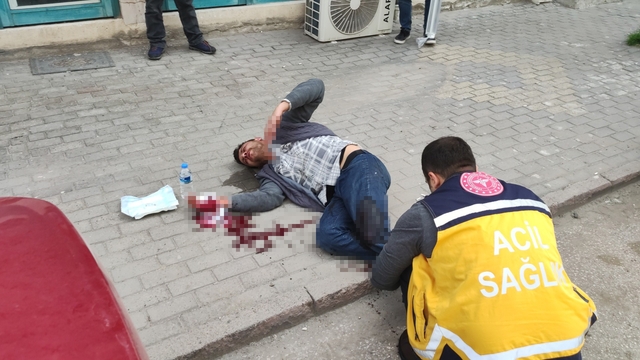 Aksaray'da iki kardeş tartıştıkları genci bıçakla yaralayıp kaçtı