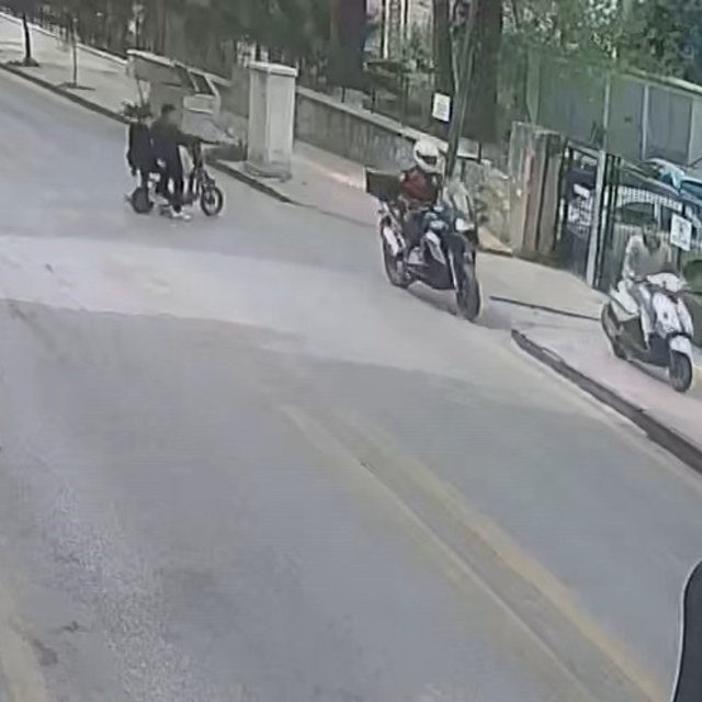 Kaldırımdan kaçtı, 500 bin liradan oldu
Polis ekiplerinin kovalamacası güve...