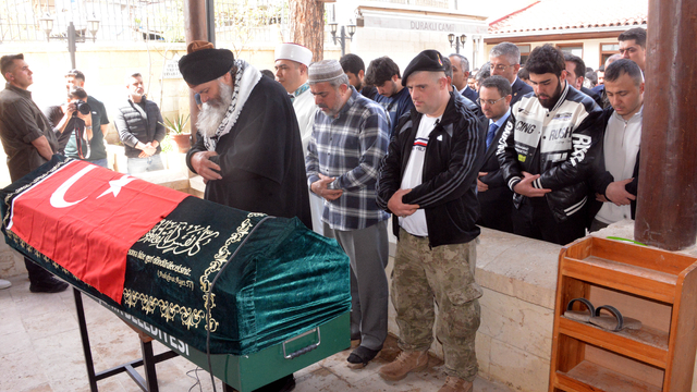Kahramanmaraş'ta okuldaki saldırıda yaşamını yitiren öğrenciler toprağa verildi (3)