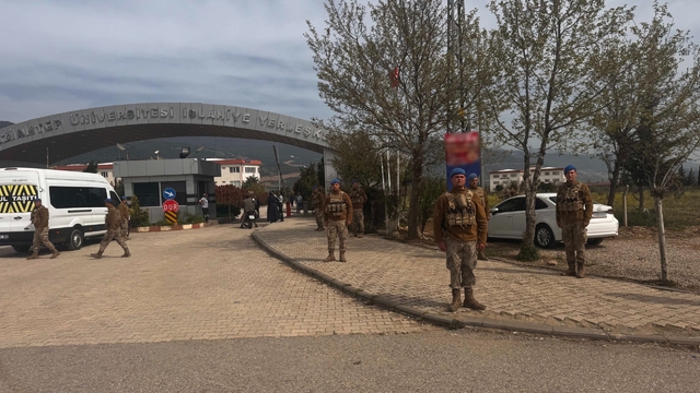 Gaziantep'te "Huzurlu Okul Önleri" uygulaması: 78 aranan şahıs yakalandı