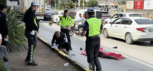 Yol kenarında mendil satarken TIR'ın altında kalan kadın hayatını kaybetti