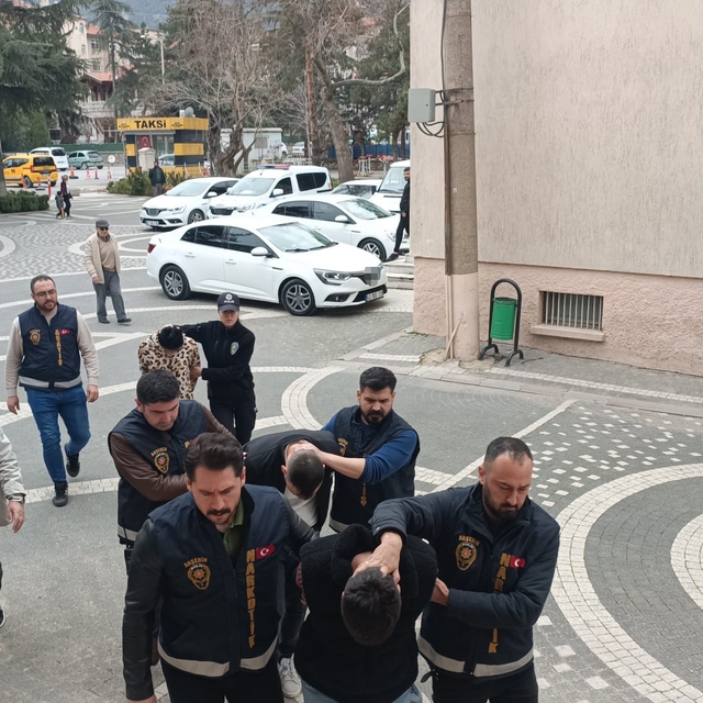 Akşehir'de uyuşturucu operasyonu: 3 tutuklama