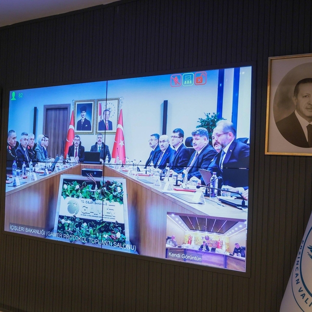 81 il valisinin katılımıyla okul güvenliği toplantısı yapıldı