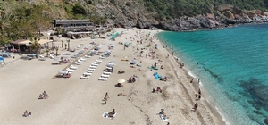 Hava sıcaklığının 24 dereceye yükseldiği Alanya'da sahiller doldu
Müslüm Ko...