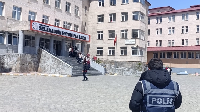 Patnos'ta okullarda güvenlik alarmı