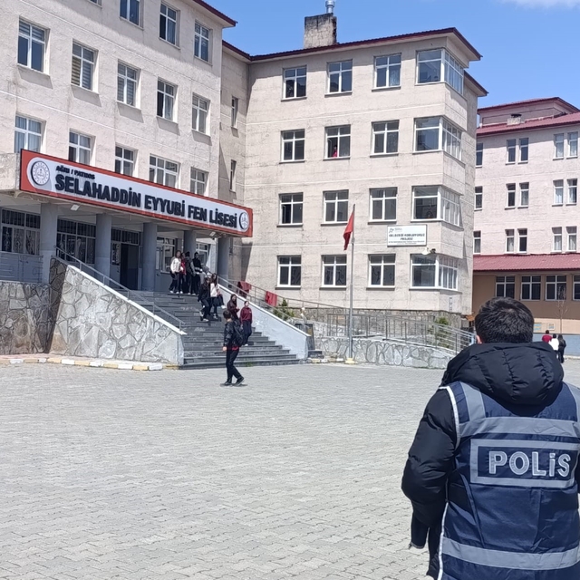 Patnos'ta okullarda güvenlik alarmı