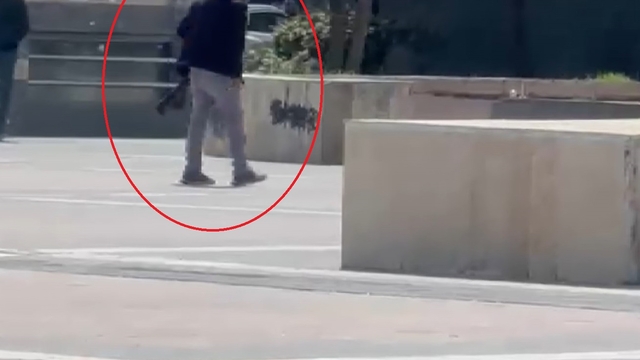 Pompalı tüfekle yürüyen kişi gözaltına alındı