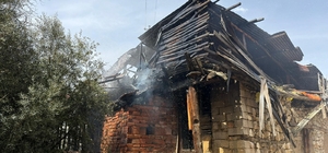 Burdur'da boş ahşap evde yangın