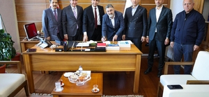 AK Parti'ye katılan Serik Belediye Başkanı Kumbul: "Hemşehrilerimize en iyi...