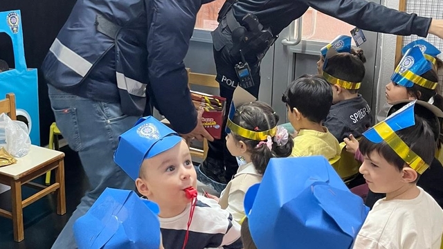 Samsun'da minikler "Küçük Polisler" etkinliğiyle mesleği tanıdı