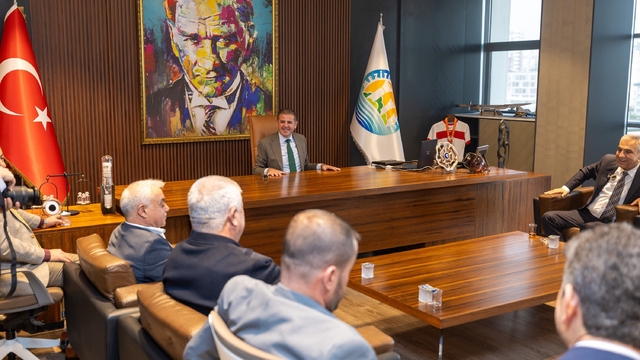 Mezitli'de esnafla belediye el ele ekonomi için buluştu