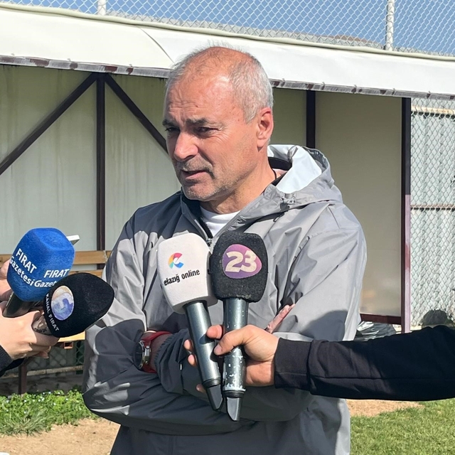 Elazığspor Teknik Direktörü Erkan Sözeri: "Elazığspor rakip seçmez, çıkar o...