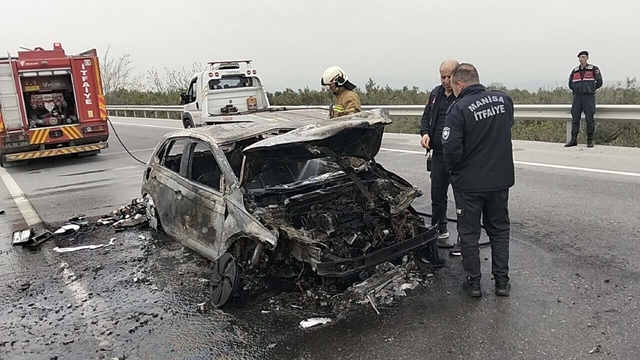 Bariyere çarpan otomobil alev aldı: 1 yaralı