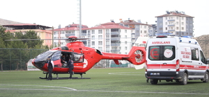 Malatya'da kalbi duran genç ambulans helikopterle hastaneye yetiştirildi