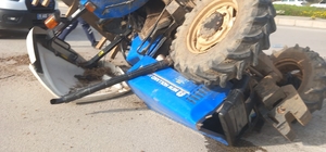 Çorum'da traktör ile ambulans çarpıştı: 1 yaralı