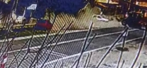 Traktörle otomobilin çarpıştığı kaza kamerada: 2 yaralı