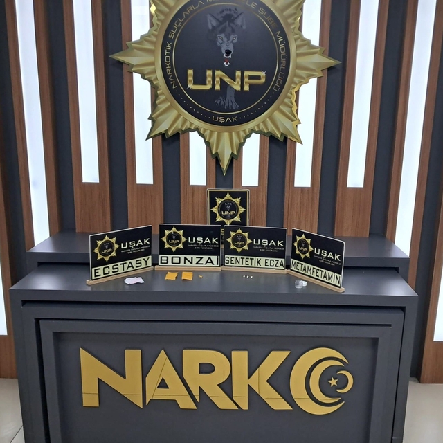 Uşak'ta uyuşturucu operasyonlarında gözaltına alınan 6 kişiden 5'i tutuklan...