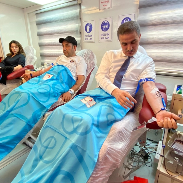 Erzurum'da "Kan Bağışı Hayat Kurtarır" kampanyasına yoğun katılım