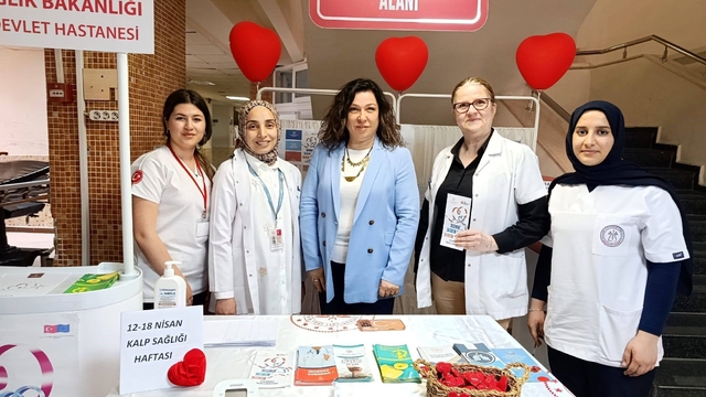 Aydın'da Kalp Sağlığı Haftası'nda farkındalık standı yoğun ilgi gördü
Yüksek tansiyon çıkanlar kardiyolojiye yönlendirildi