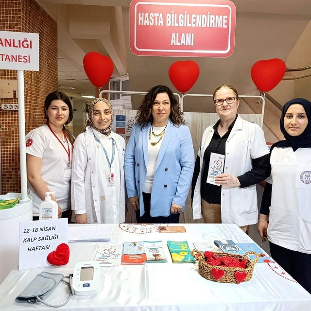 Aydın'da Kalp Sağlığı Haftası'nda farkındalık standı yoğun ilgi gördü
Yükse...