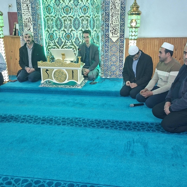 Okul saldırısında hayatını kaybeden öğretmen ve öğrenciler için Hisarcık'ta...