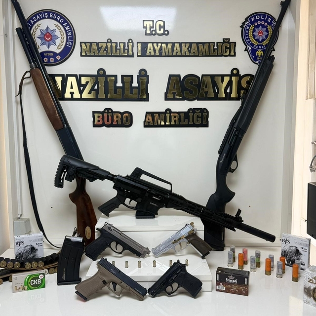 Sosyal medyadan silah teşhiri yapan 3 kişi yakalandı