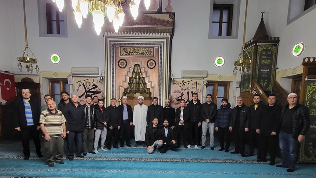 Bilecik'te KYK öğrencileri sabah namazında buluştu