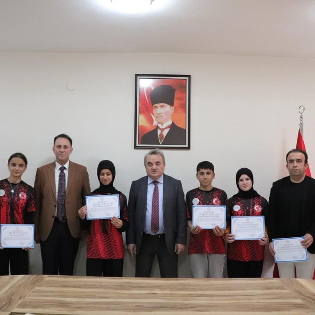 Bilecik'te sporculara başarı belgesi verildi