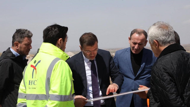 Vali Akmeşe, Niğde 2. OSB'de çalışmaları yerinde inceledi