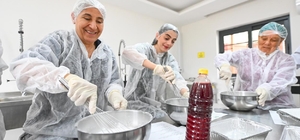 Mersin'de kan portakallı lokum üretildi