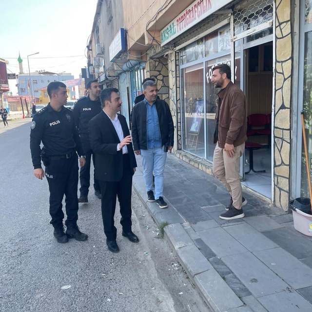 Dicle Kaymakamı Atış, esnaf ve vatandaşlarla bir araya geldi