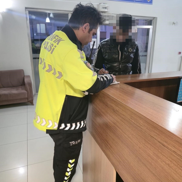 Küçük kıza çarptı, arkasına bile bakmadan kaçtı