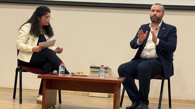 DGC Başkanı Tokmak; "Gazeteciliğin temeli sevmek ve heyecanı korumaktır"
DGC Başkanı Özkan Tokmak PAÜ'lü öğrencileri kariyer yolculuğuna çıkardı