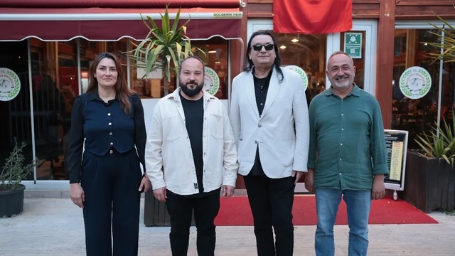Ünlü sanatçı Kırdar İncirliova'da ağırlandı