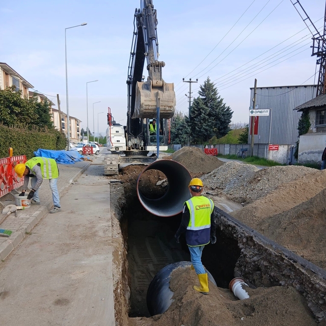 Depremde ciddi hasar gören içme suyu altyapısı yenileniyor
Düzce'de suda yü...