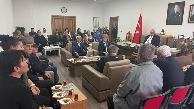 Şehit yakınları ve gaziler Kumluca Kaymakamı Güneş'i ziyaret etti