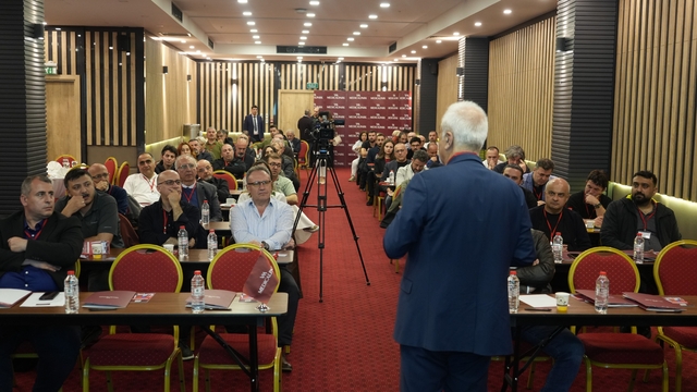 Sanayi bölgesinde hekimlerin ortak hedefi daha güvenli iş ortamı
İş kazalarında doğru müdahale sürecine ilişkin hekimler bilgilendirildi