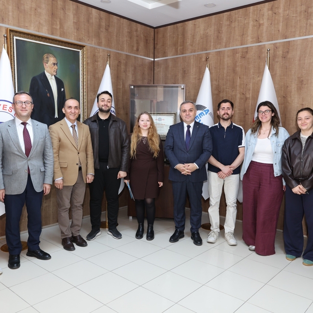 Rektör Prof. Dr. Altun, EVEA Öğrenci Kulübü üyeleri ile buluştu