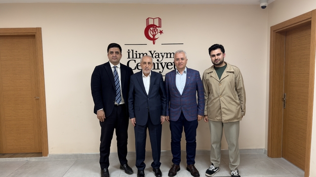Malatyalı iş insanlarından İlim Yayma Cemiyeti'ne ziyaret