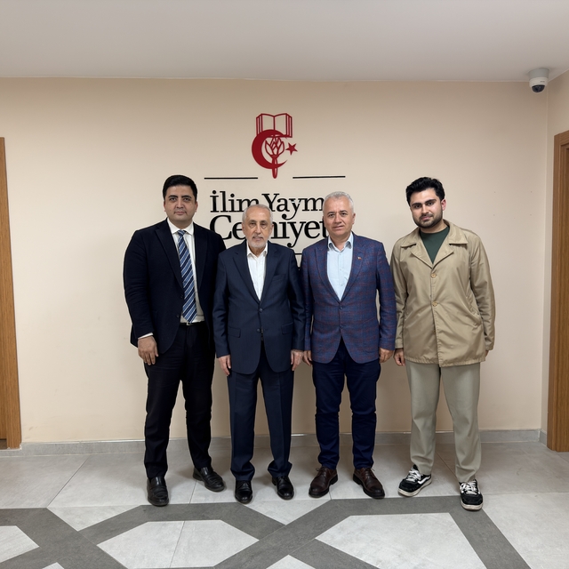 Malatyalı iş insanlarından İlim Yayma Cemiyeti'ne ziyaret