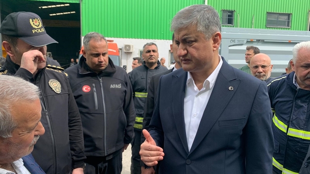 Adana'da geri dönüşüm tesisinde yangın (2)