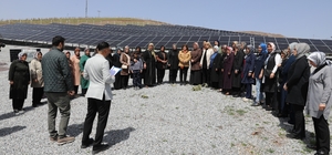 Battalgazi Belediyesi proje ve yatırımları AK Parti Yeşilyurt Kadın Kolları'na tanıtıldı