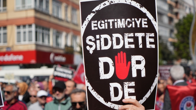 Dijital oyunlara denetim talebi
Samsun'da öğretmenlerden şiddete tepki yürüyüşü