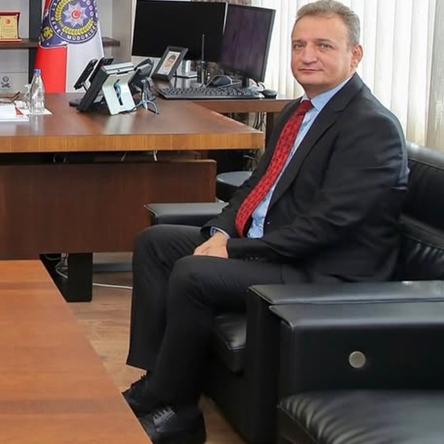 Baba Mersinli, 1996 yılında uluslararası dolandırıcılık davasında yargılanm...