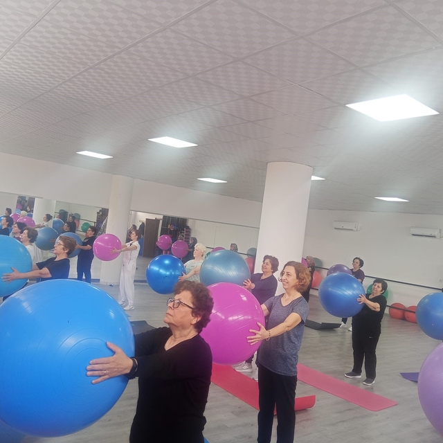 Yenipazar Sağlıklı Yaşam Merkezi'nde kurslar devam ediyor