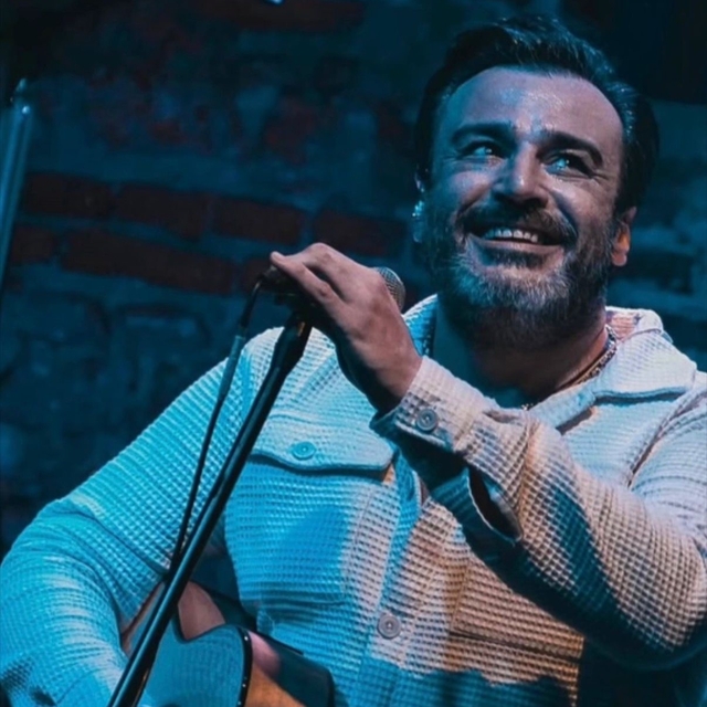 Müzisyen Rıza Tamer Şişman hayatını kaybetti
Rıza Tamer Şişman'ın ölümü şüp...