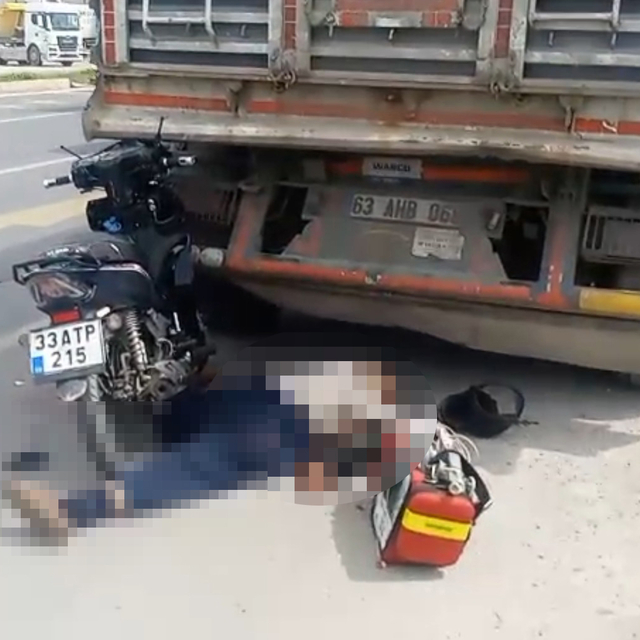 Park halindeki kamyona çarpan motosikletin 80 yaşındaki sürücüsü öldü