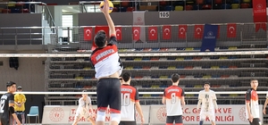 Şanlıurfa Büyükşehir Belediyesi genç erkekler voleybol takımından filede ikinci galibiyet