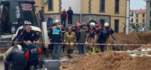 Manisa'da kanalizasyon çalışmasında göçük; 1 işçi toprak altında kaldı