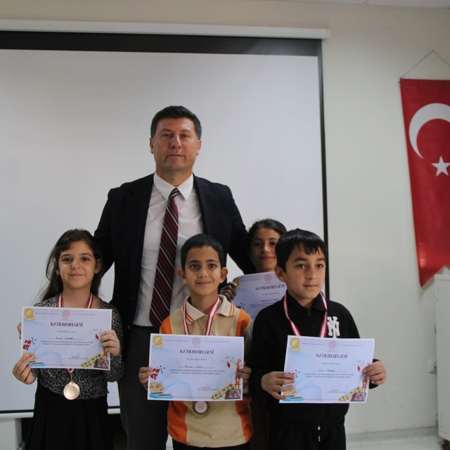 Cizre'de akıl ve zeka oyunlarında geleceğin dahileri ödüllendirildi